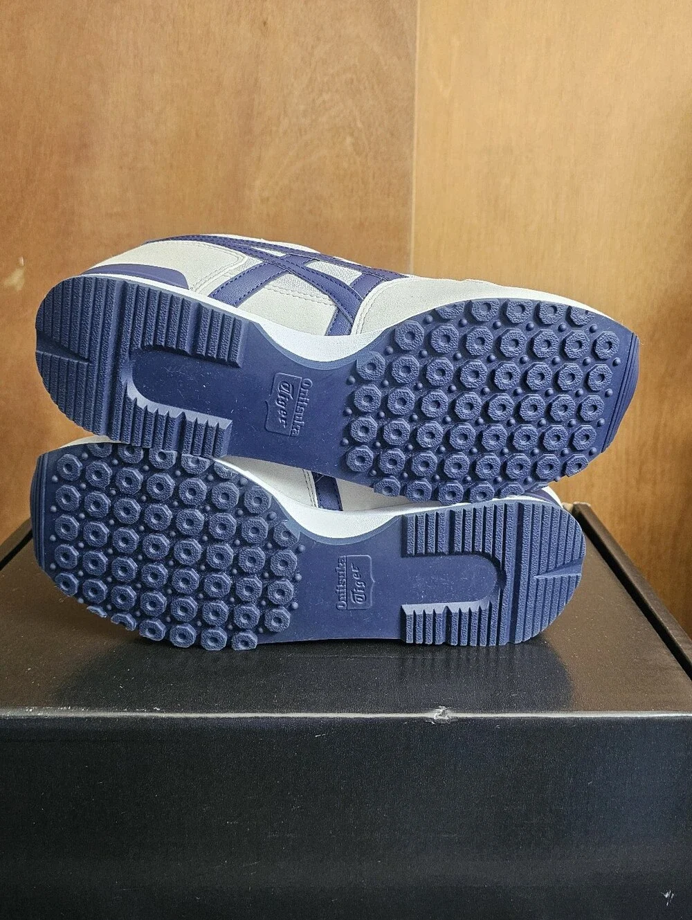 Onitsuka Tiger by Asics onitsuka tiger